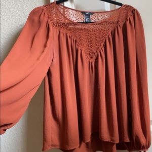 FLOWY ORANGE TOP